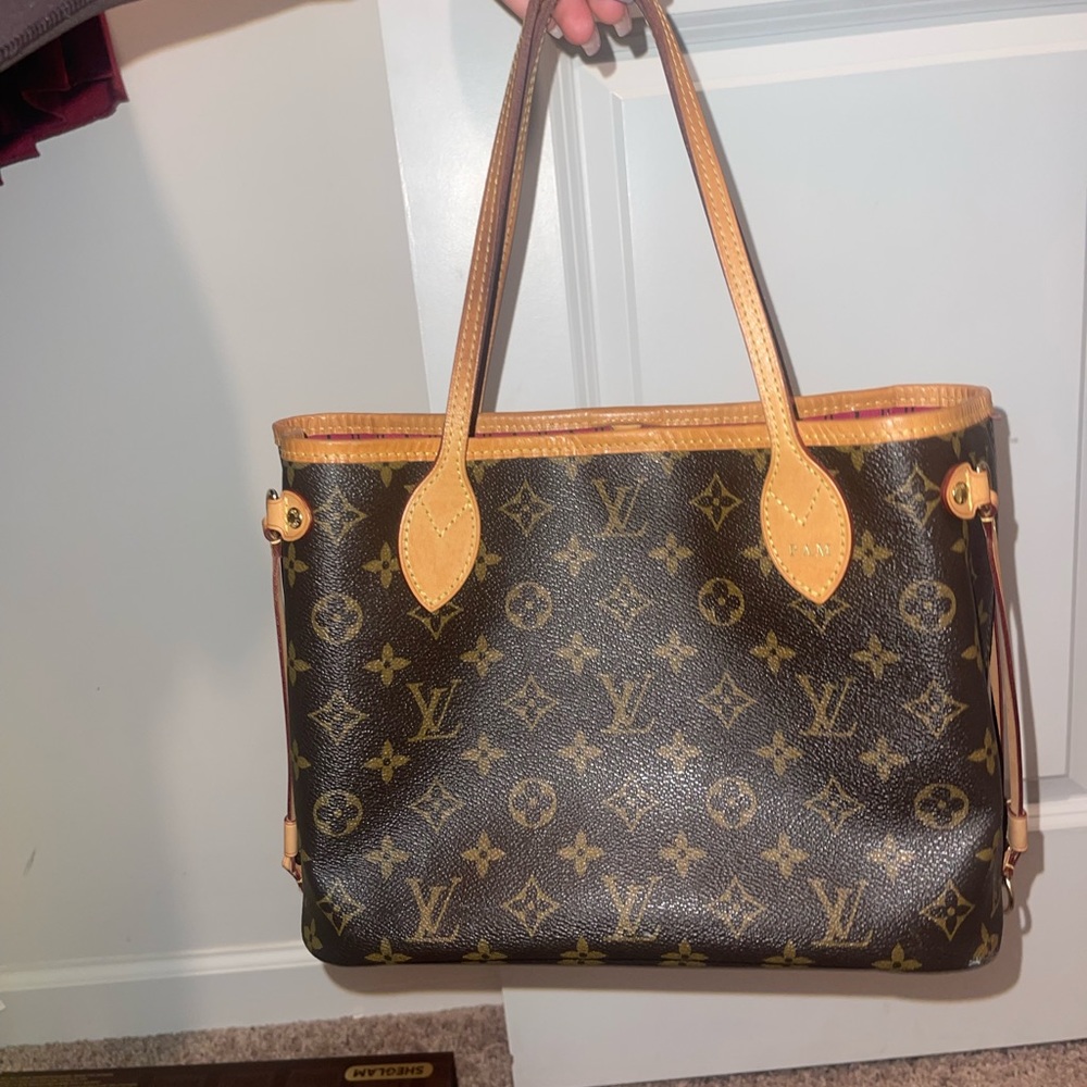 Louis Vuitton never full size p.m.